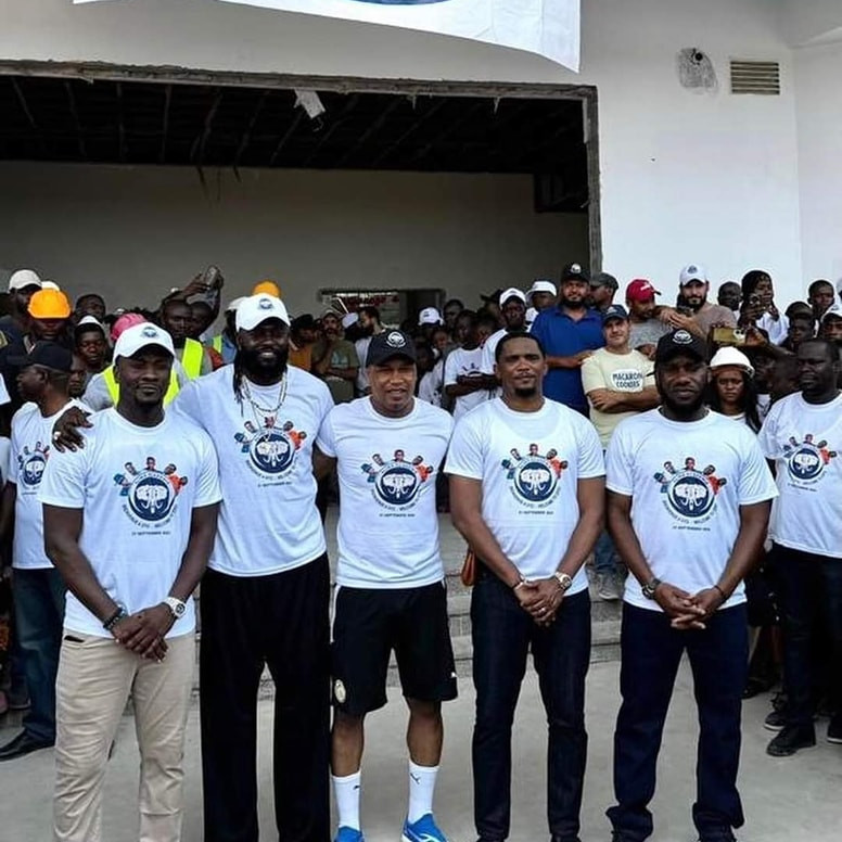 Eto'o et des légendes africaines visitent l'académie de l'Alima au Congo : un boost pour le foot