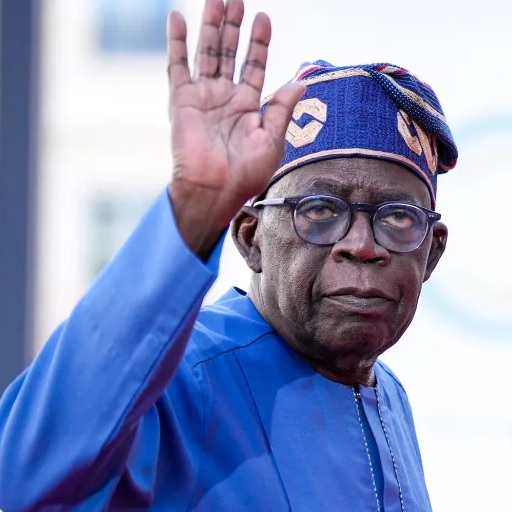 Bola  Tinubu se rend en France après la saisie d'avions présidentiels par la justice française