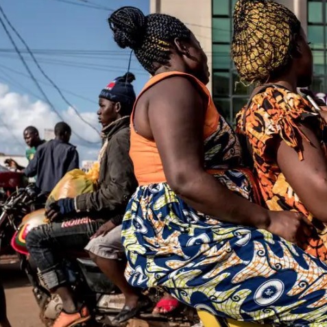 Mototaxi, un bien qui tue: Une chronique d’Alain Ndanga