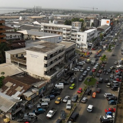 Douala sous le choc : « Microbes » sèment la terreur à Bali et Bonapriso, un homme tué