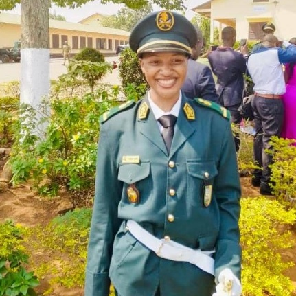 Le sous Lieutenant Maëva Kombele lauréate de Triomphe 39e promotion de l’EMIA parmi 59 femmes