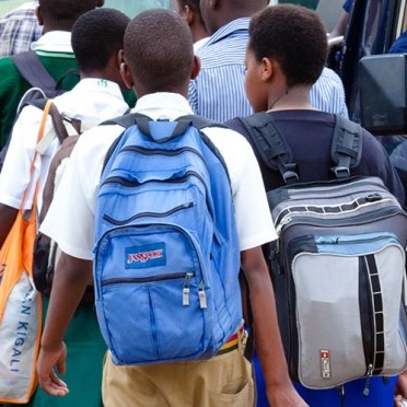 La rentrée scolaire et le match des Lions indomptables animent les passions