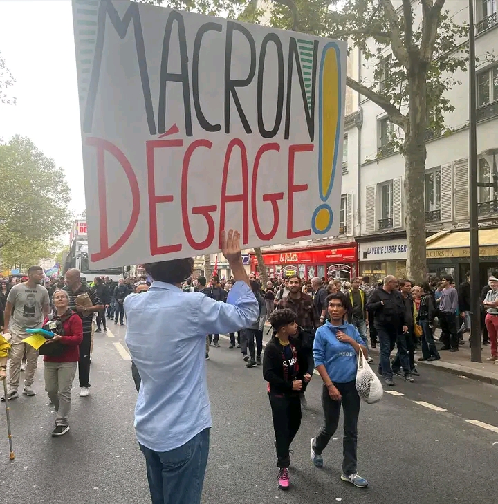 ça chauffe : des manifestations violentes éclatent après la nomination du premier ministre Barnier