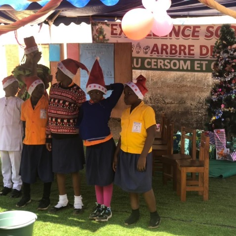 Inclusion des enfants sourds: L’excellence scolaire s’accroche sur l’arbre de noël au Cersom