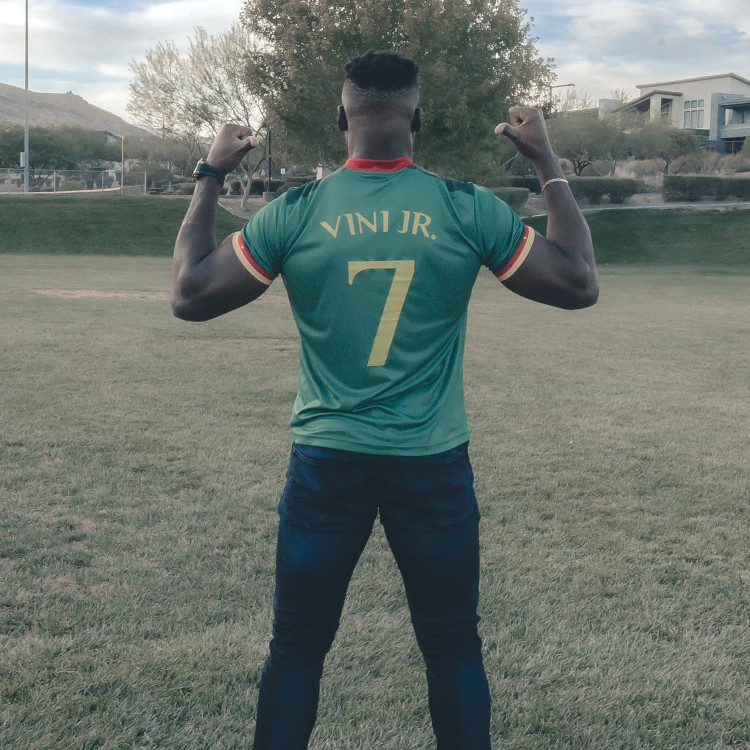 Vinicius Jr au Cameroun ? Francis Ngannou lance un appel surprenant à la star du Real Madrid