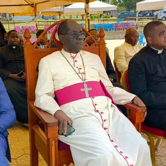 Mgr Jean Mbarga évoque son échange avec le Chef de l’État camerounais pour la croissance du pays