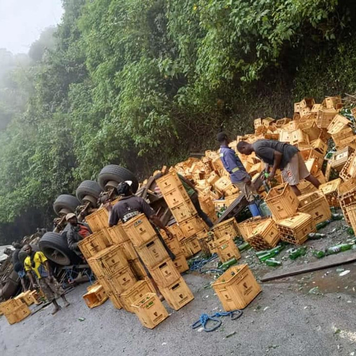 Falaise de Dschang : Encore un Accident de Camion sur la Route de la Mort