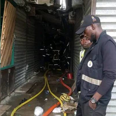 Incendie au Marché Chinois de Douala : Des Boutiques Réduites en Cendres